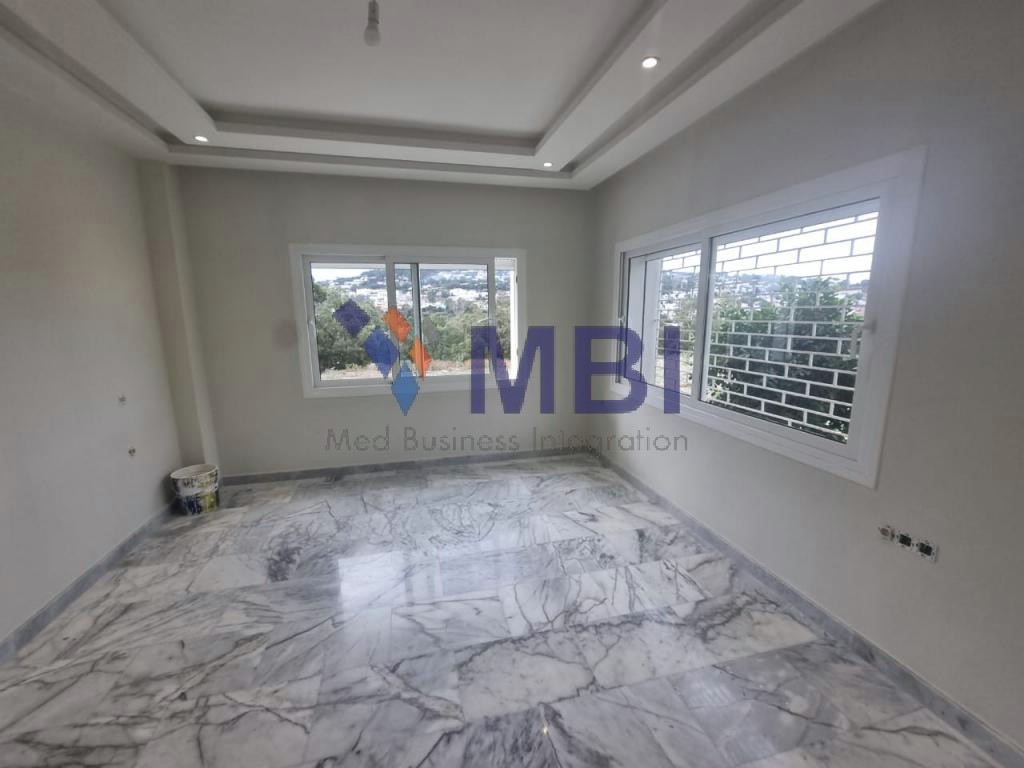 Appartement vide à louer-Tanger L.A.T.2054 — 2