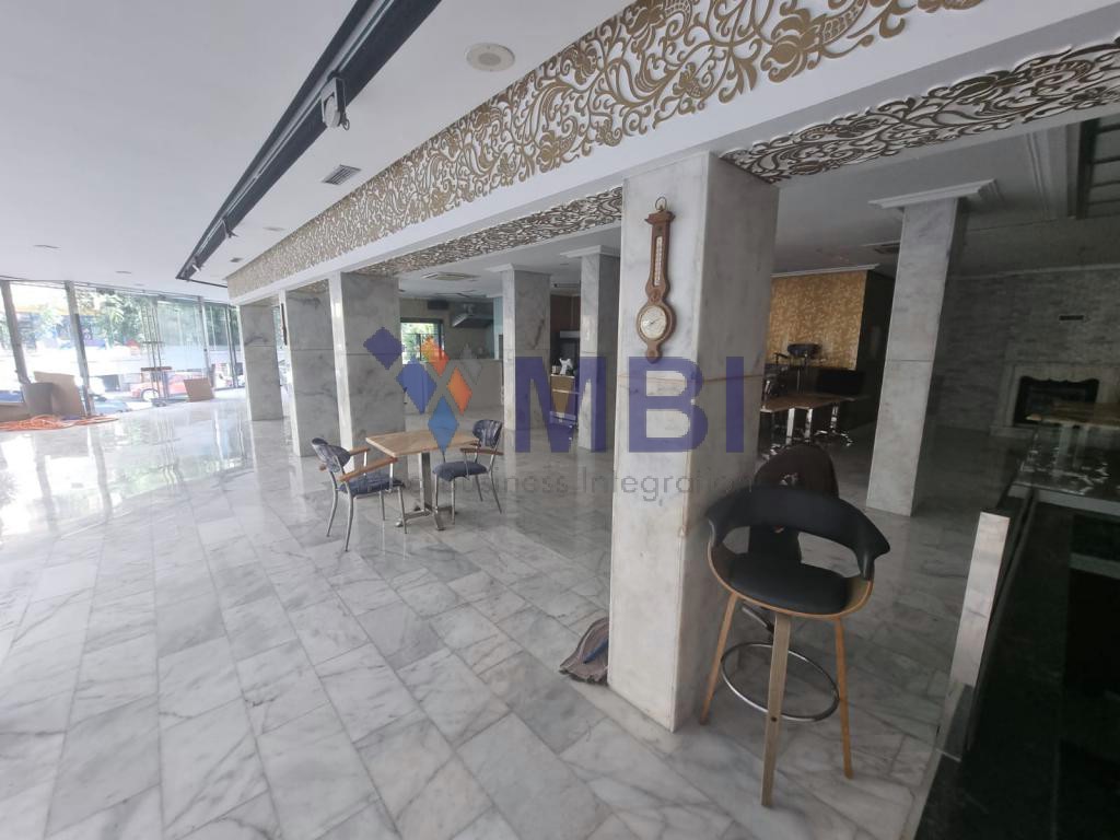 À louer – Restaurant équipé centre-ville avec mezzanine L.C.T.2109