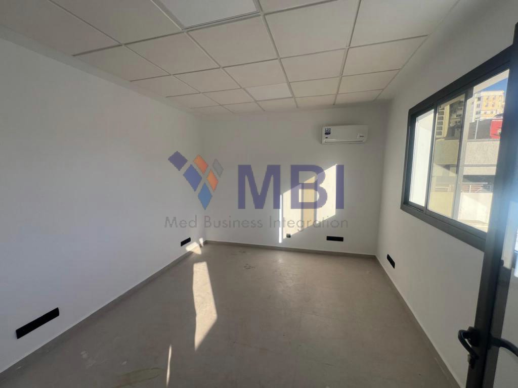 Bureau 260 m² à Val Fleuri — 9