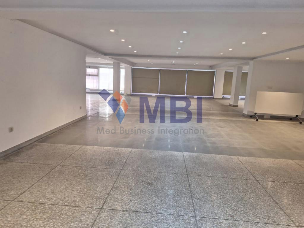 Bien 610 m² f Centre ville — 7