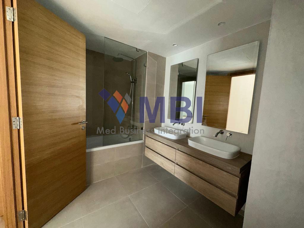 Appartement Vide à Louer Vue Mer L.M.T.2162 — 5