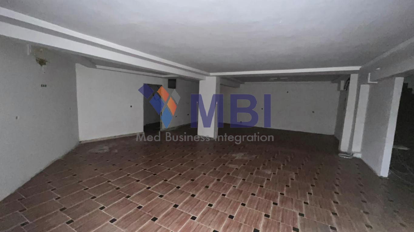 Local commercial à louer sur boulevard – L.C.A.2170 — 2