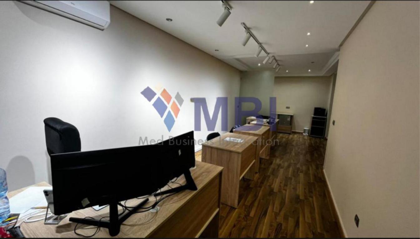 Bureaux Professionnels à louer au Centre-Ville L.C.A.2185 — 2