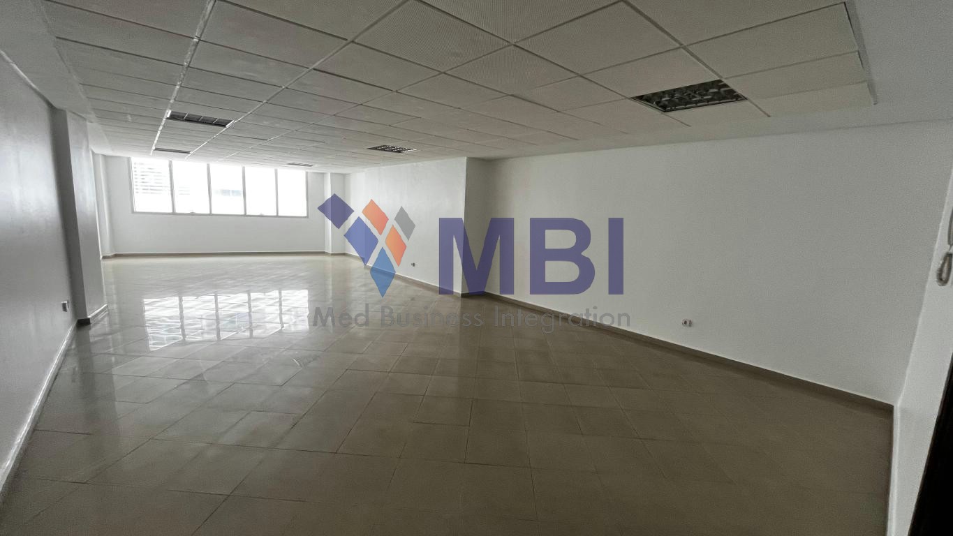 Bureaux Professionnels à louer au Centre-Ville L.C.A.2186 — 3