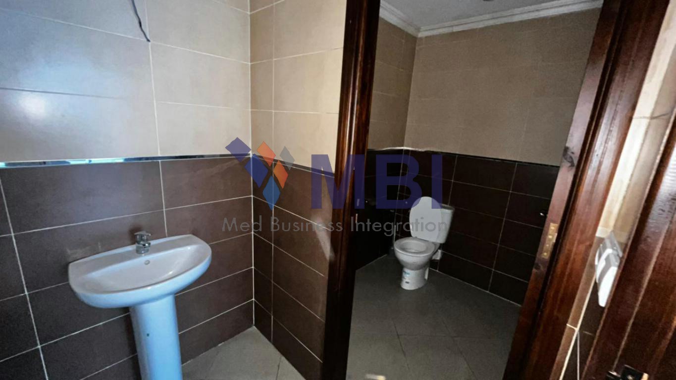 Bureaux Professionnels à louer au Centre-Ville L.C.A.2187 — 4