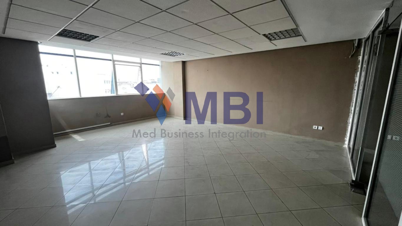 Bureaux Professionnels à louer au Centre-Ville L.C.A.2187 — 3