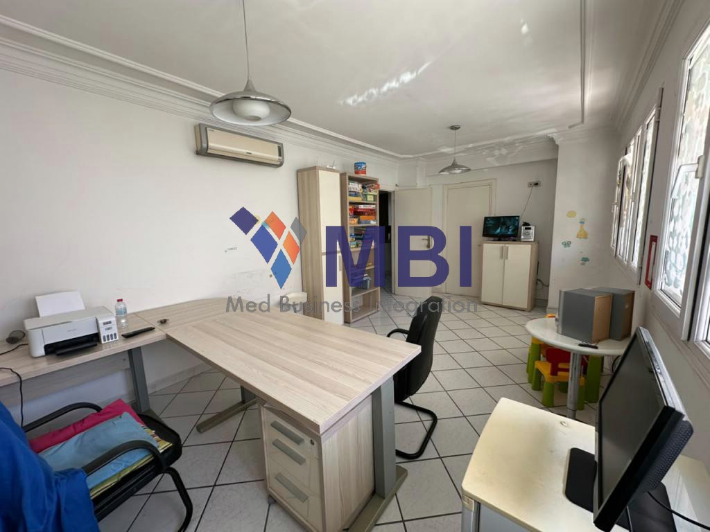 Bureau 83 m² f Centre ville — 8
