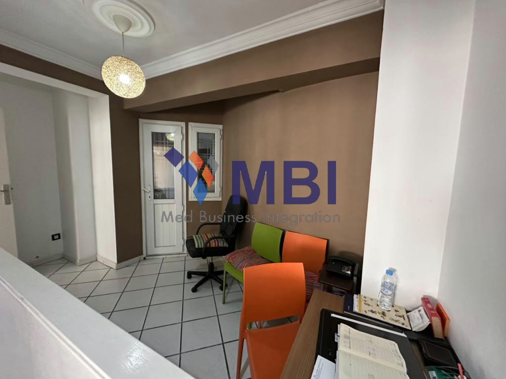 Bureau 83 m² f Centre ville — 7